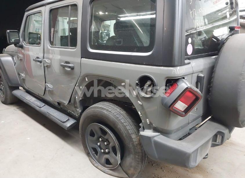 Photo 6 of 2022 Jeep Wrangler UNLIMITED SPORT 4X4 (VIN 1C4HJXDG0NW117632)