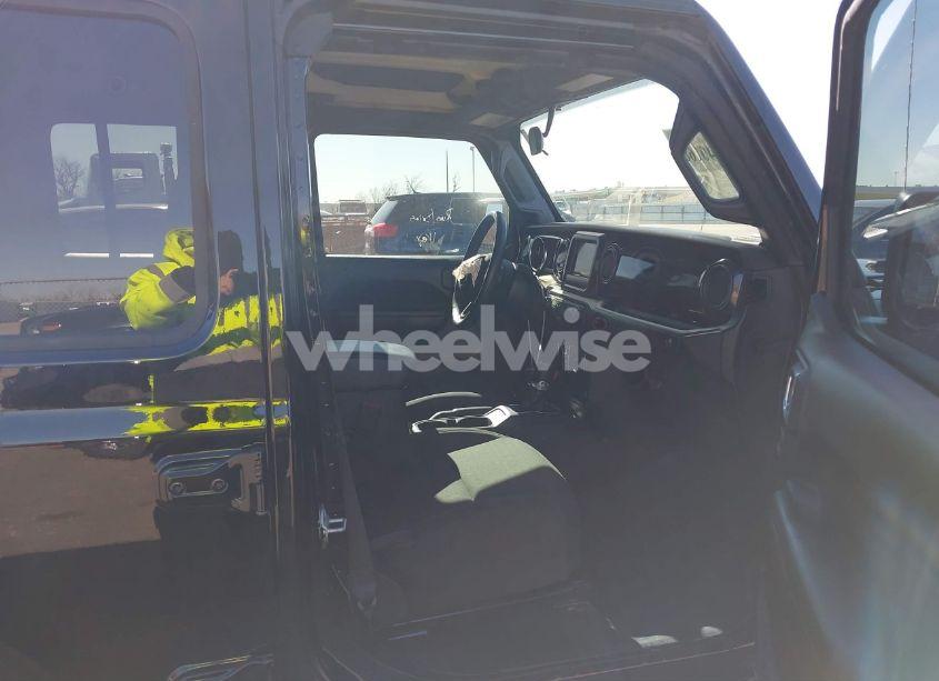 Photo 5 of 2022 Jeep Wrangler UNLIMITED SPORT ALTITUDE 4X4 (VIN 1C4HJXDG0NW200459)