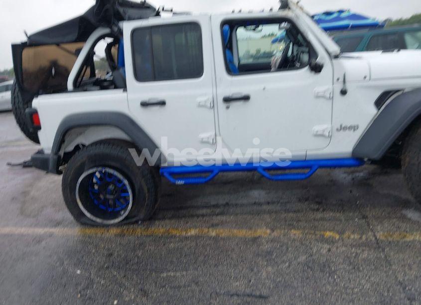 Photo 14 of 2018 Jeep Wrangler UNLIMITED SPORT S 4X4 (VIN 1C4HJXDG1JW157857)