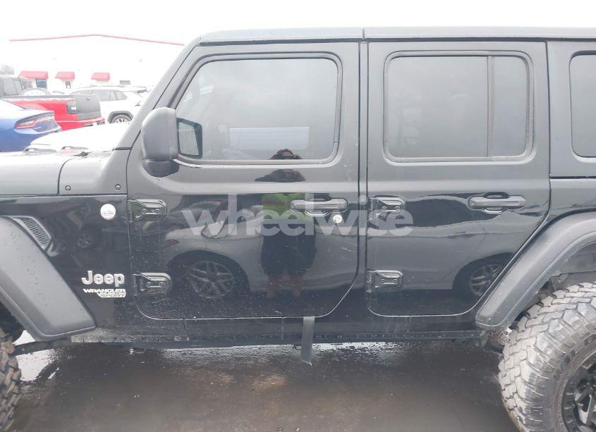 Photo 15 of 2018 Jeep Wrangler UNLIMITED SPORT S 4X4 (VIN 1C4HJXDG1JW221864)