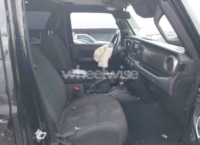 Photo 5 of 2018 Jeep Wrangler UNLIMITED SPORT S 4X4 (VIN 1C4HJXDG1JW221864)