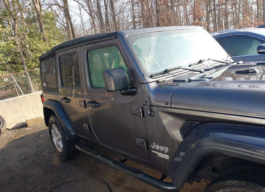 Photo 13 of 2019 Jeep Wrangler UNLIMITED SPORT S 4X4 (VIN 1C4HJXDG1KW583646)