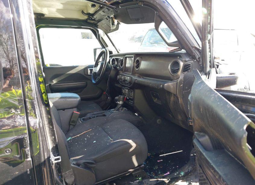 Photo 5 of 2022 Jeep Wrangler UNLIMITED WILLYS 4X4 (VIN 1C4HJXDG1NW246009)