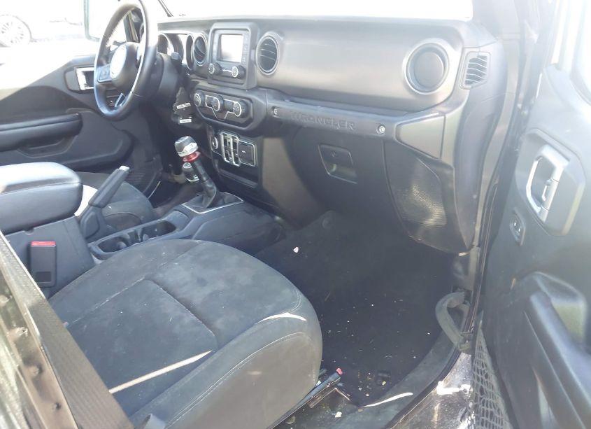 Photo 5 of 2018 Jeep Wrangler UNLIMITED SPORT S 4X4 (VIN 1C4HJXDG2JW152165)