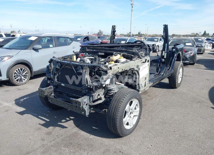 Photo 6 of 2018 Jeep Wrangler UNLIMITED SPORT S 4X4 (VIN 1C4HJXDG2JW181889)