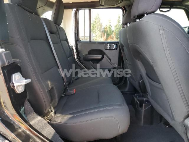 Photo 8 of 2018 JEEP WRANGLER UNLIMITED SPORT (VIN 1C4HJXDG2JW182458)