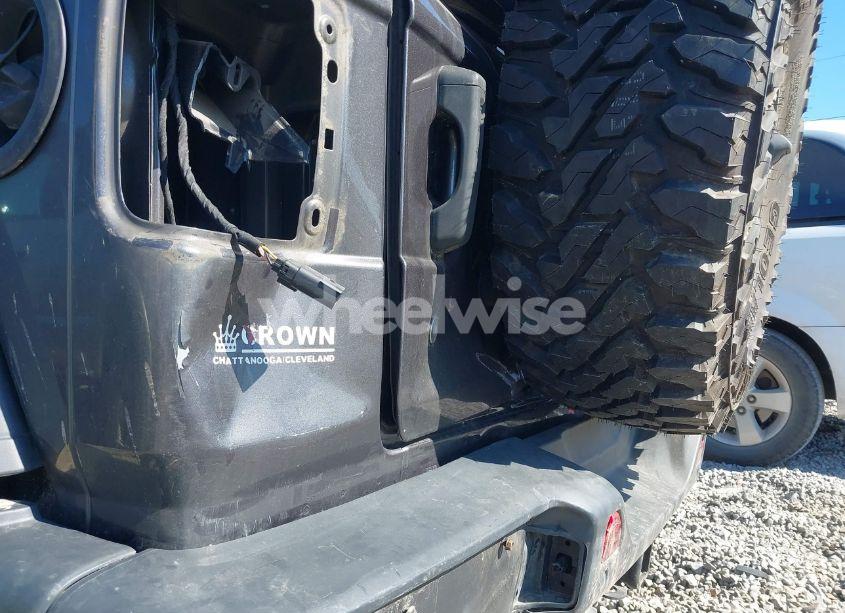 Photo 6 of 2018 Jeep Wrangler UNLIMITED SPORT S 4X4 (VIN 1C4HJXDG2JW183402)