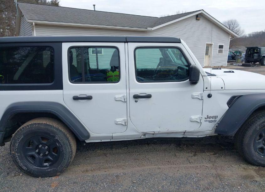 Photo 13 of 2019 Jeep Wrangler UNLIMITED SPORT 4X4 (VIN 1C4HJXDG2KW613382)