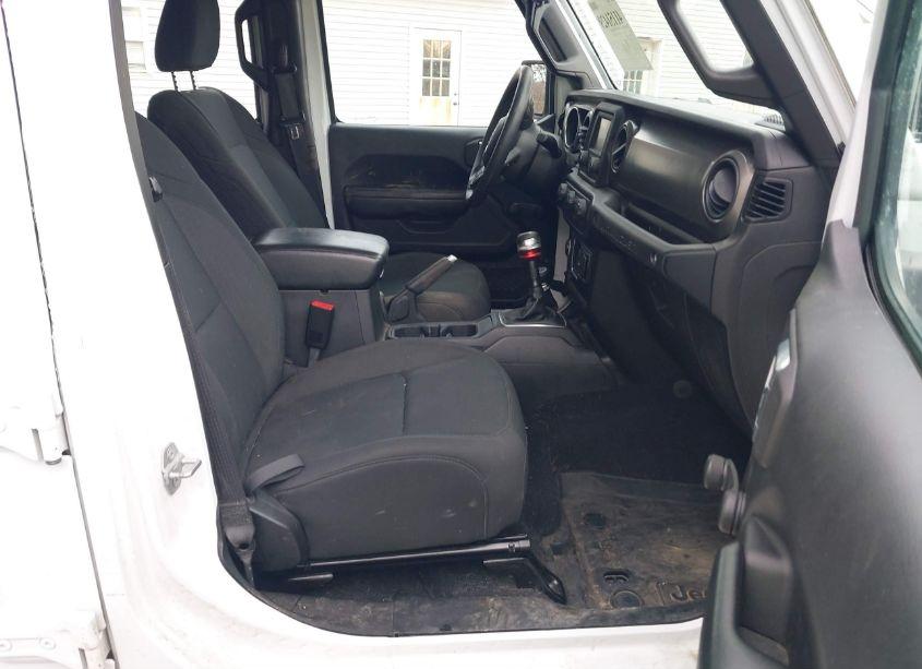 Photo 5 of 2019 Jeep Wrangler UNLIMITED SPORT 4X4 (VIN 1C4HJXDG2KW613382)