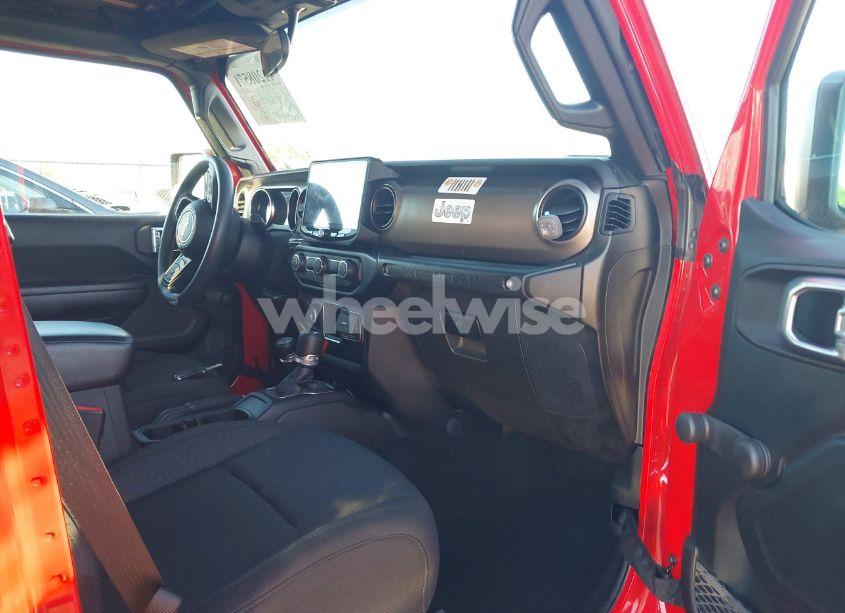 Photo 5 of 2020 Jeep Wrangler UNLIMITED SPORT 4X4 (VIN 1C4HJXDG2LW341045)