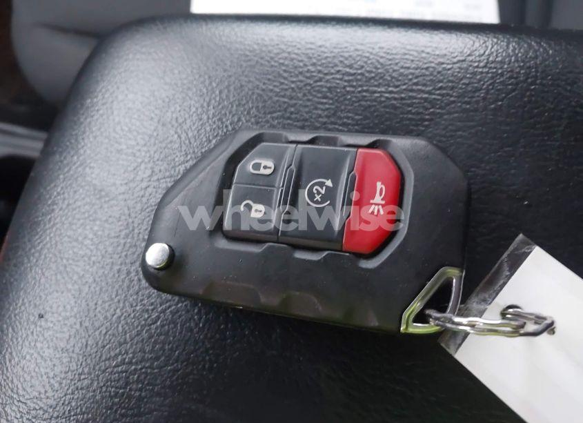 Photo 11 of 2018 Jeep Wrangler UNLIMITED SPORT S 4X4 (VIN 1C4HJXDG3JW240884)