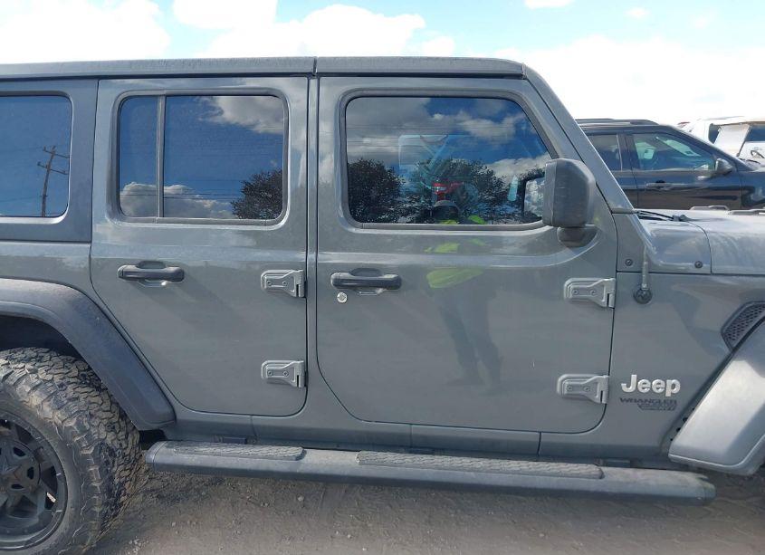 Photo 13 of 2019 Jeep Wrangler UNLIMITED SPORT S 4X4 (VIN 1C4HJXDG3KW565617)