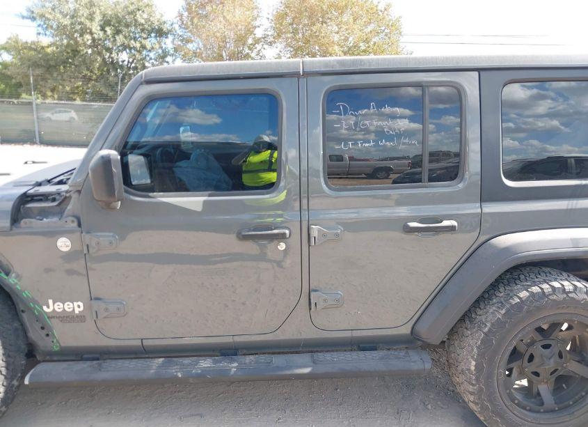 Photo 14 of 2019 Jeep Wrangler UNLIMITED SPORT S 4X4 (VIN 1C4HJXDG3KW565617)