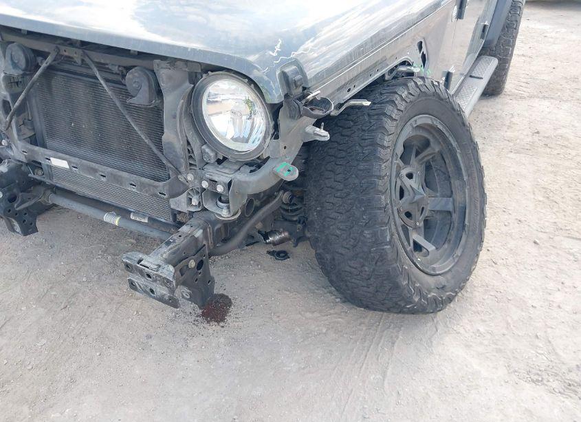 Photo 6 of 2019 Jeep Wrangler UNLIMITED SPORT S 4X4 (VIN 1C4HJXDG3KW565617)