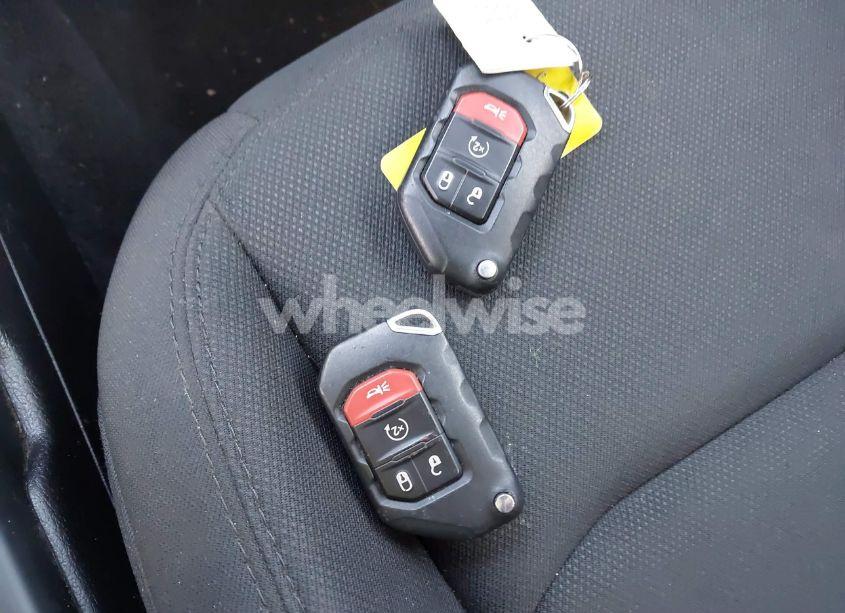 Photo 11 of 2019 Jeep Wrangler UNLIMITED SPORT S 4X4 (VIN 1C4HJXDG3KW569389)