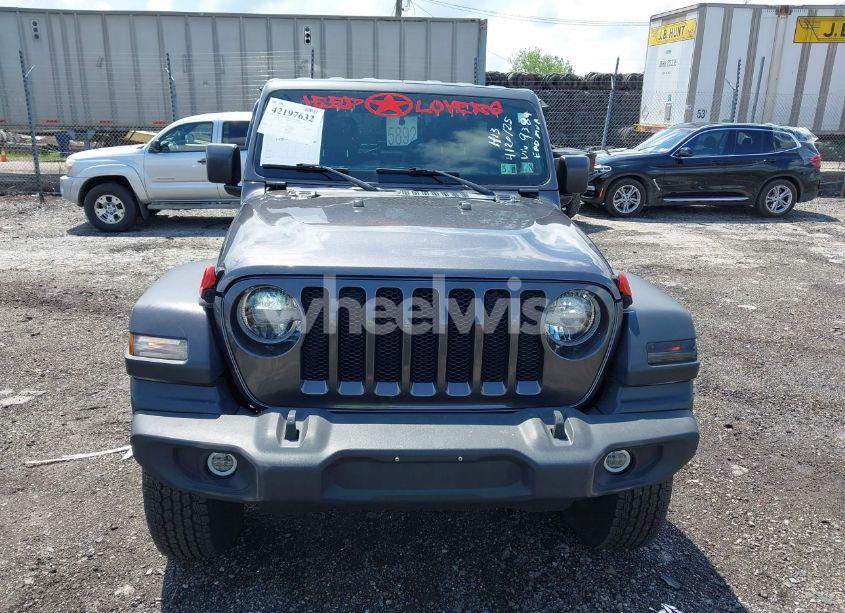 Photo 12 of 2019 Jeep Wrangler UNLIMITED SPORT S 4X4 (VIN 1C4HJXDG3KW569389)