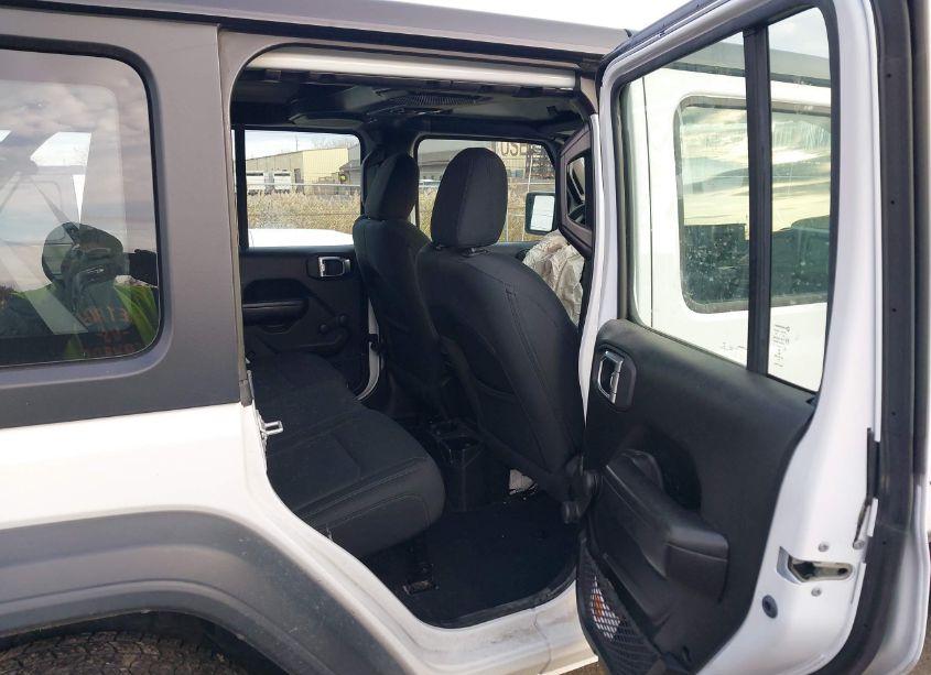 Photo 8 of 2019 Jeep Wrangler UNLIMITED SPORT 4X4 (VIN 1C4HJXDG3KW613097)