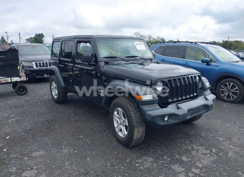 2019 Jeep Wrangler UNLIMITED SPORT S 4X4 (VIN 1C4HJXDG3KW627467) main photo