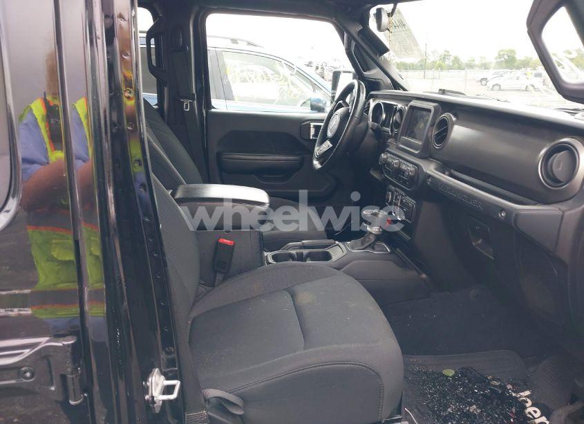 Photo 5 of 2019 Jeep Wrangler UNLIMITED SPORT S 4X4 (VIN 1C4HJXDG3KW627467)