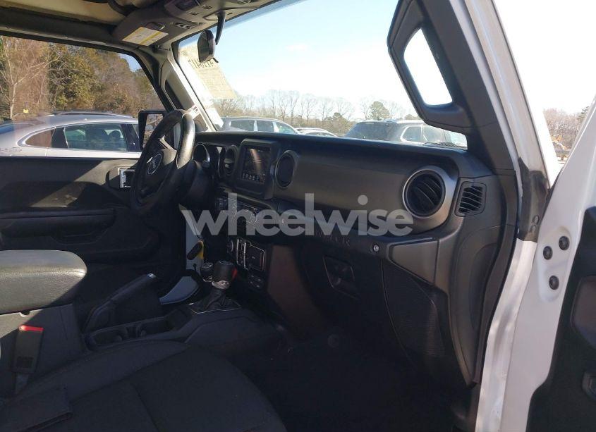 Photo 5 of 2020 Jeep Wrangler UNLIMITED SPORT S 4X4 (VIN 1C4HJXDG3LW201893)