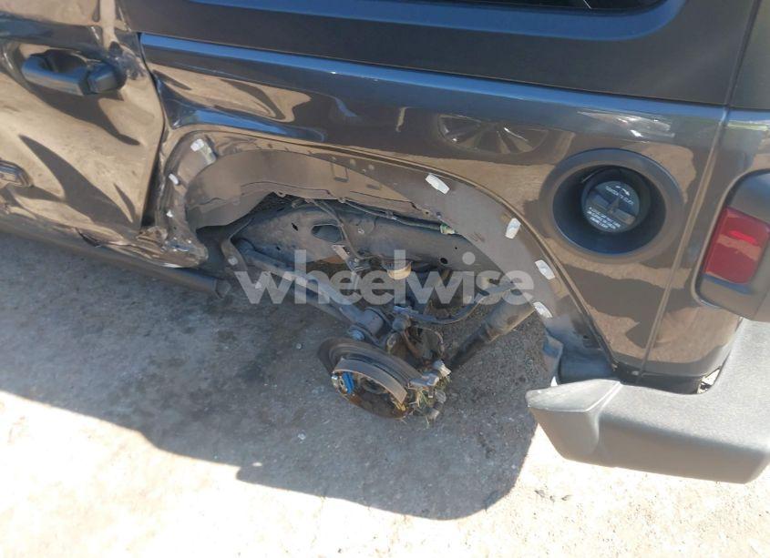 Photo 6 of 2021 Jeep Wrangler UNLIMITED SPORT S 4X4 (VIN 1C4HJXDG3MW801301)