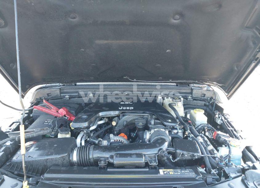 Photo 10 of 2018 Jeep Wrangler UNLIMITED SPORT 4X4 (VIN 1C4HJXDG4JW150840)