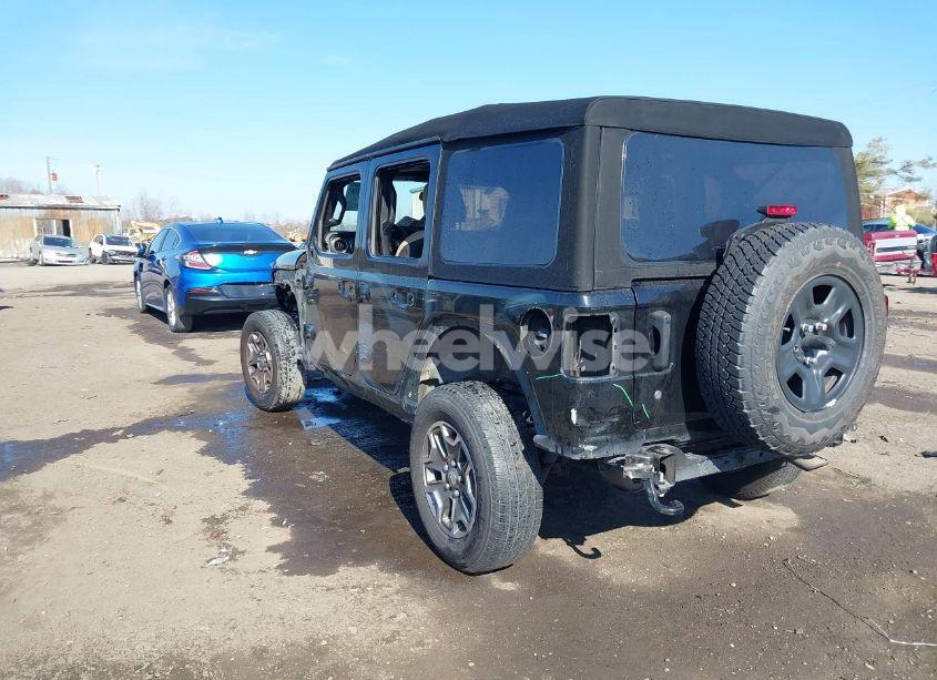 Photo 3 of 2018 Jeep Wrangler UNLIMITED SPORT 4X4 (VIN 1C4HJXDG4JW150840)