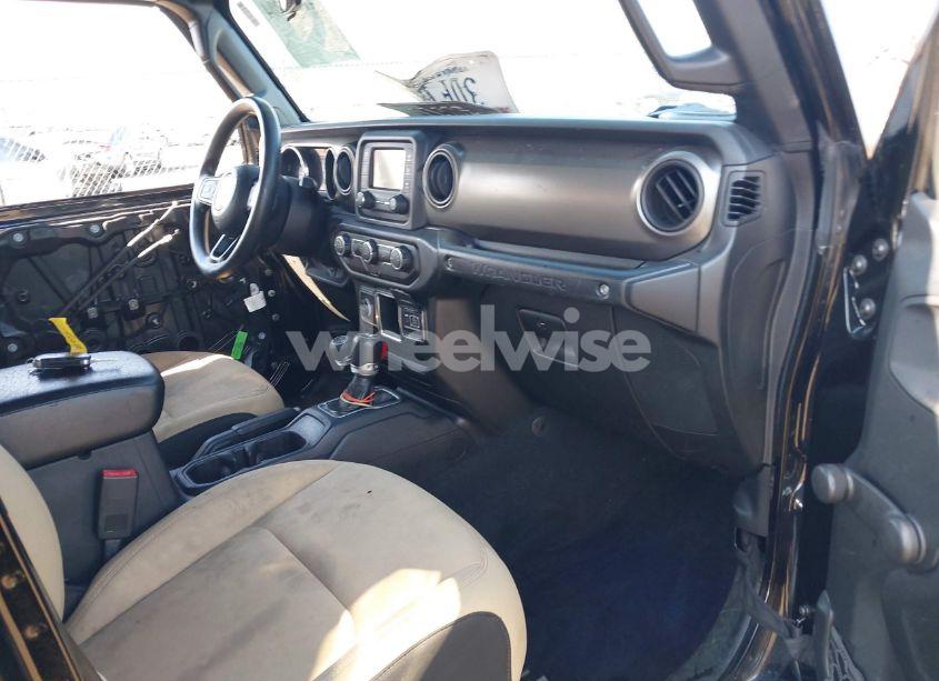 Photo 5 of 2018 Jeep Wrangler UNLIMITED SPORT 4X4 (VIN 1C4HJXDG4JW150840)