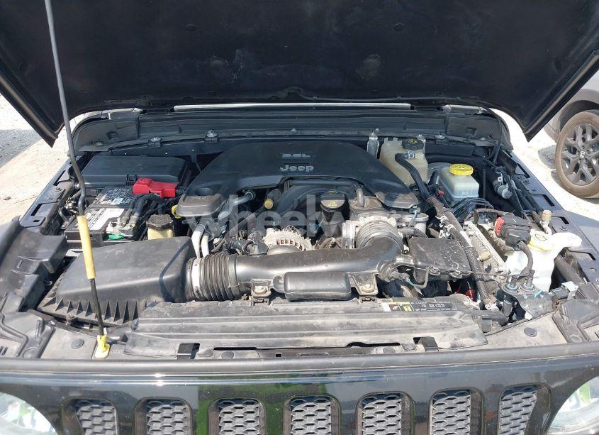 Photo 10 of 2018 Jeep Wrangler UNLIMITED SPORT 4X4 (VIN 1C4HJXDG4JW191470)