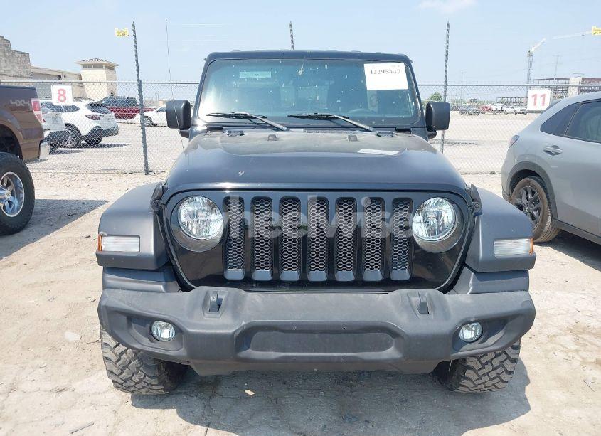 Photo 12 of 2018 Jeep Wrangler UNLIMITED SPORT 4X4 (VIN 1C4HJXDG4JW191470)