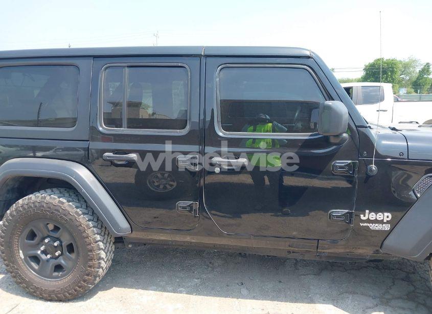 Photo 13 of 2018 Jeep Wrangler UNLIMITED SPORT 4X4 (VIN 1C4HJXDG4JW191470)