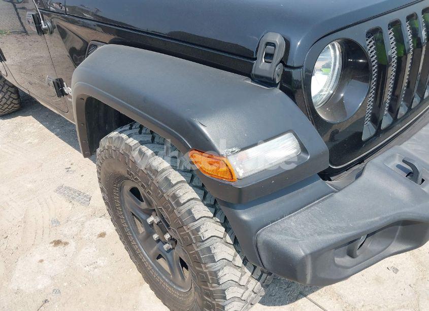 Photo 17 of 2018 Jeep Wrangler UNLIMITED SPORT 4X4 (VIN 1C4HJXDG4JW191470)