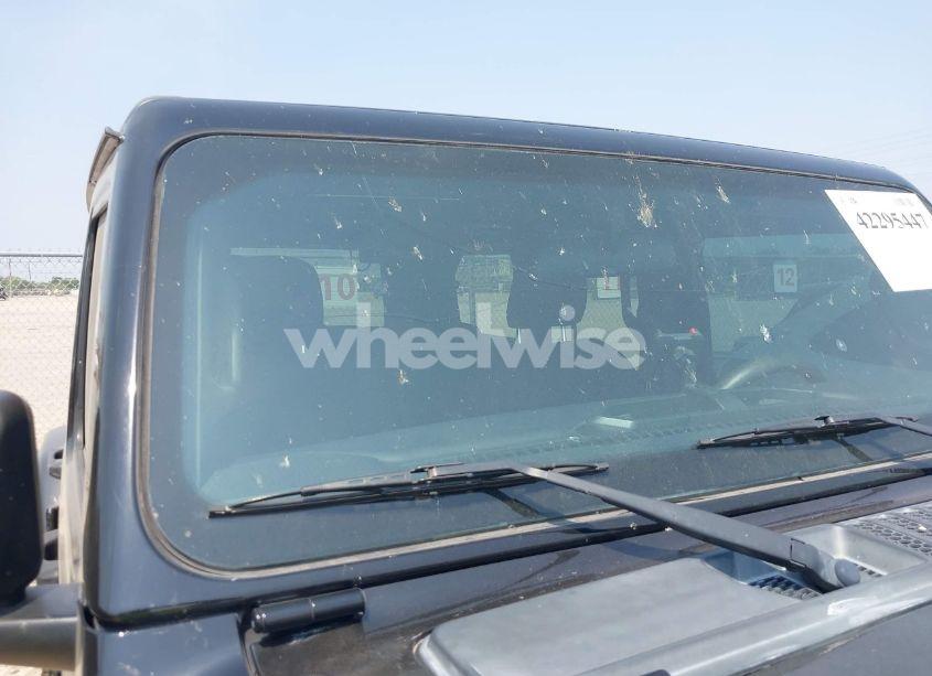 Photo 18 of 2018 Jeep Wrangler UNLIMITED SPORT 4X4 (VIN 1C4HJXDG4JW191470)