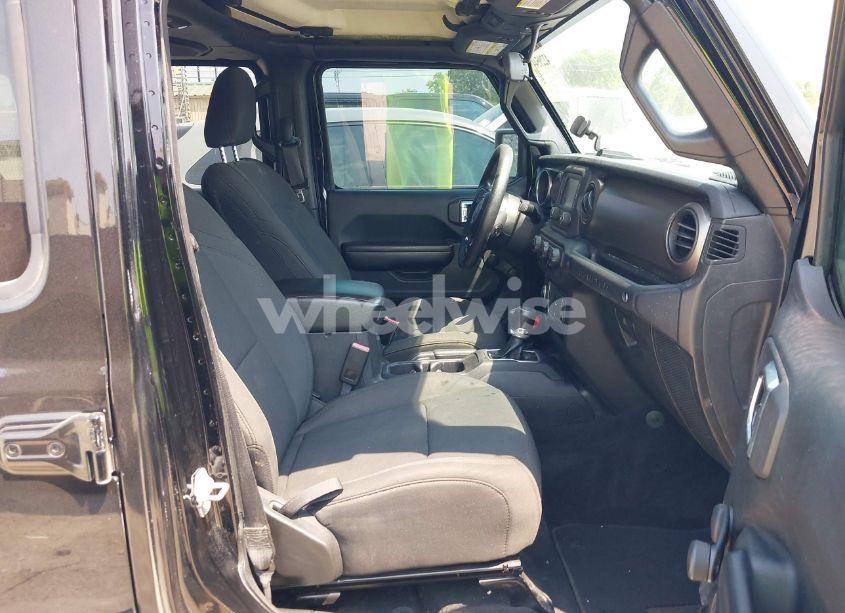 Photo 5 of 2018 Jeep Wrangler UNLIMITED SPORT 4X4 (VIN 1C4HJXDG4JW191470)