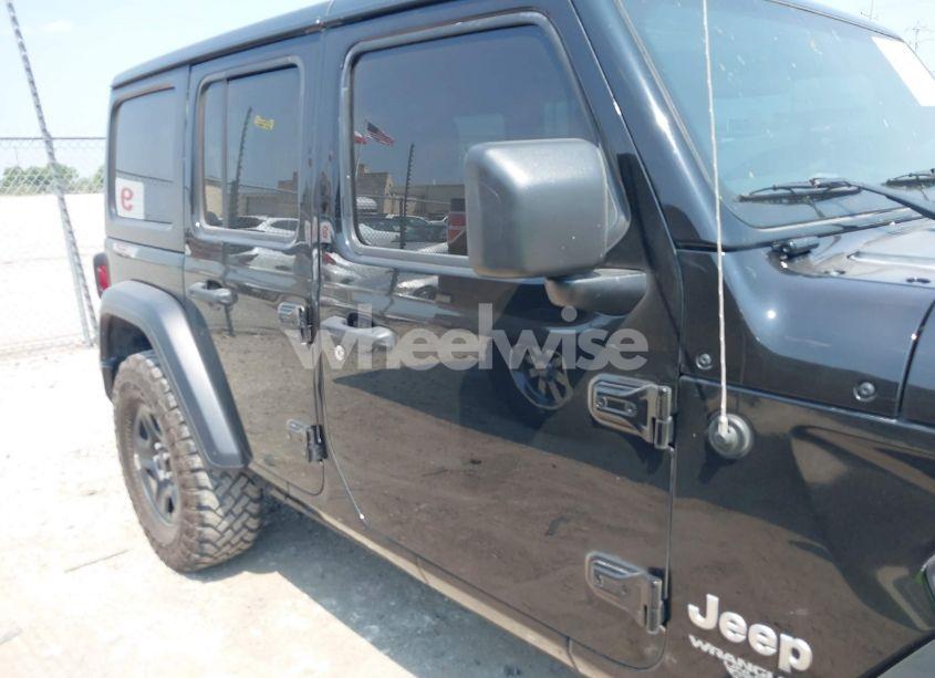 Photo 6 of 2018 Jeep Wrangler UNLIMITED SPORT 4X4 (VIN 1C4HJXDG4JW191470)