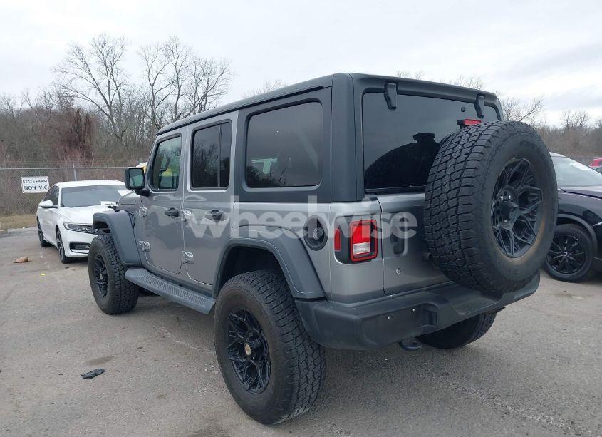 Photo 3 of 2019 Jeep Wrangler UNLIMITED SPORT S 4X4 (VIN 1C4HJXDG4KW518726)