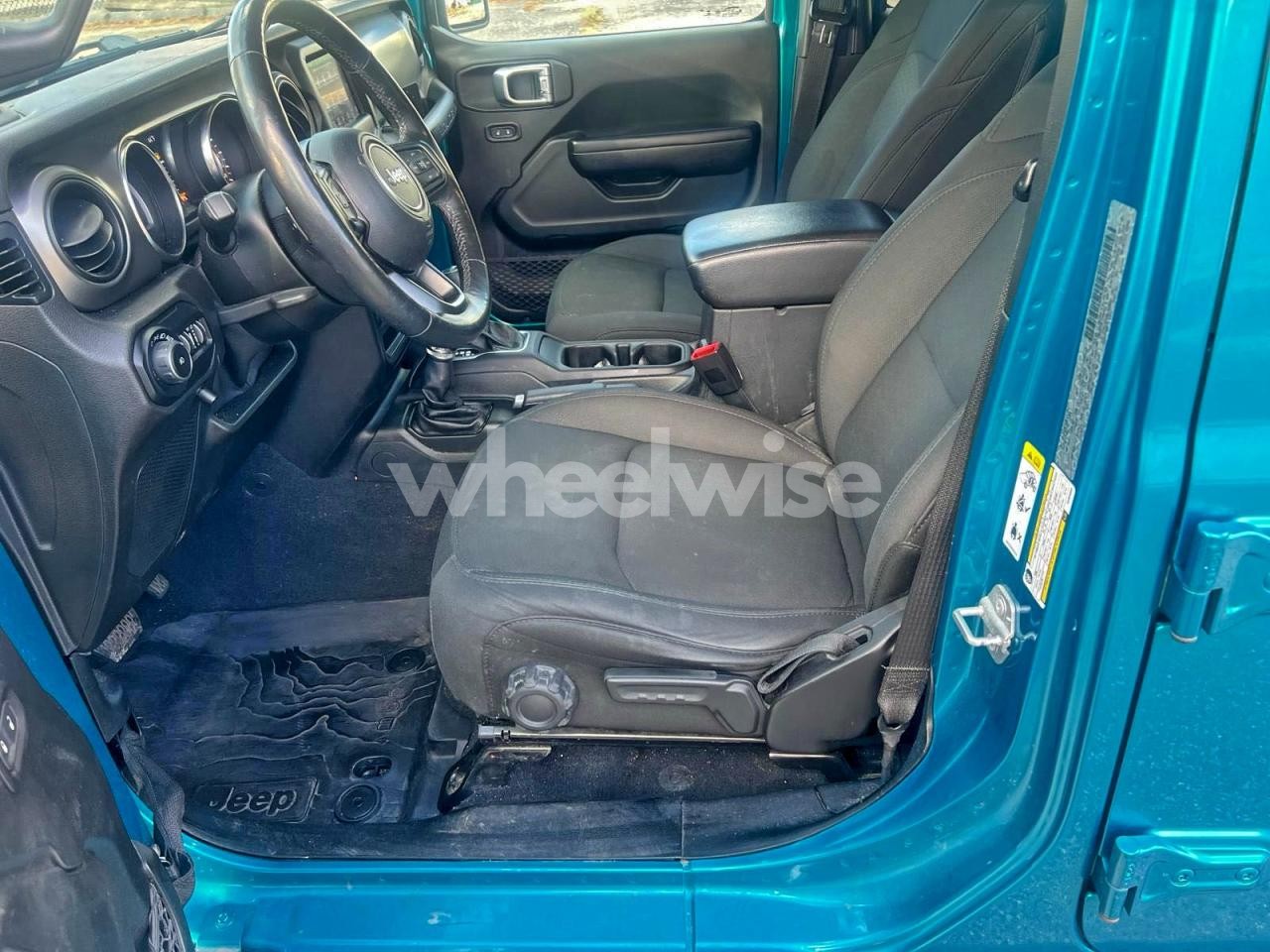 Photo 5 of 2019 JEEP WRANGLER UNLIMITED SPORT (VIN 1C4HJXDG4KW659053)