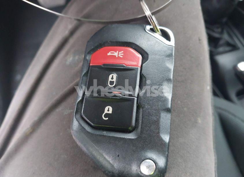 Photo 11 of 2019 Jeep Wrangler UNLIMITED SPORT S 4X4 (VIN 1C4HJXDG4KW661949)