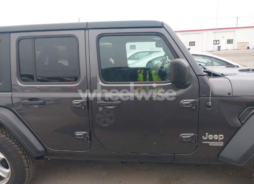 Photo 13 of 2019 Jeep Wrangler UNLIMITED SPORT S 4X4 (VIN 1C4HJXDG4KW661949)