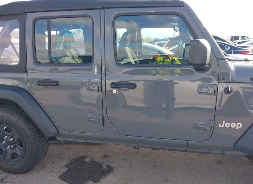 Photo 13 of 2020 Jeep Wrangler UNLIMITED SPORT 4X4 (VIN 1C4HJXDG4LW309861)