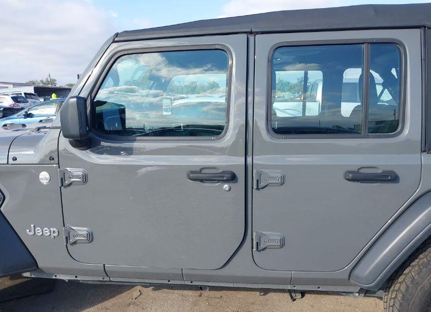 Photo 14 of 2020 Jeep Wrangler UNLIMITED SPORT 4X4 (VIN 1C4HJXDG4LW309861)