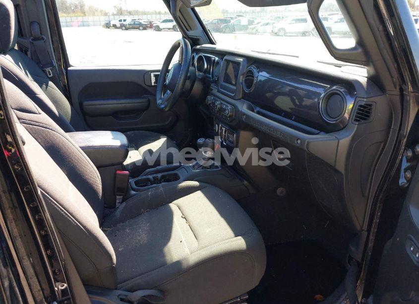 Photo 5 of 2021 Jeep Wrangler UNLIMITED SPORT ALTITUDE 4X4 (VIN 1C4HJXDG4MW753159)