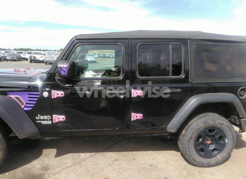 Photo 15 of 2018 Jeep Wrangler UNLIMITED SPORT 4X4 (VIN 1C4HJXDG5JW159062)