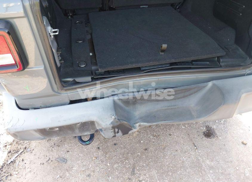 Photo 6 of 2018 Jeep Wrangler UNLIMITED SPORT S 4X4 (VIN 1C4HJXDG5JW298947)