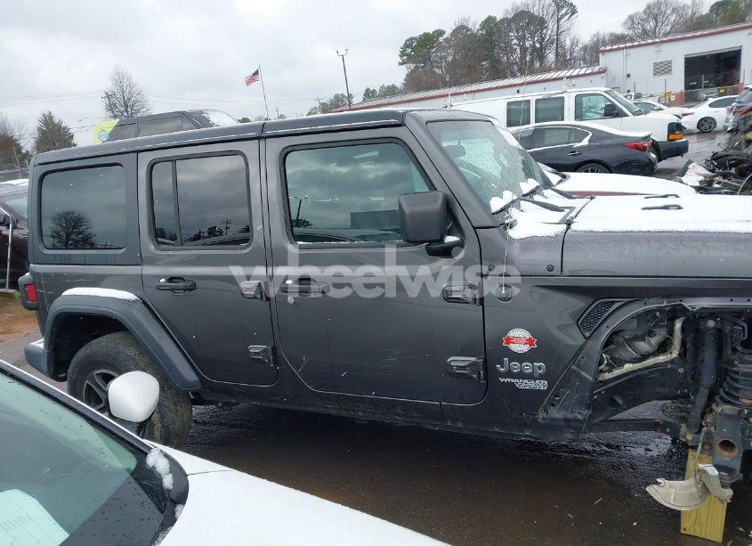 Photo 13 of 2019 Jeep Wrangler UNLIMITED SPORT S 4X4 (VIN 1C4HJXDG5KW505015)