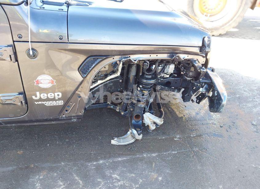 Photo 6 of 2019 Jeep Wrangler UNLIMITED SPORT S 4X4 (VIN 1C4HJXDG5KW505015)