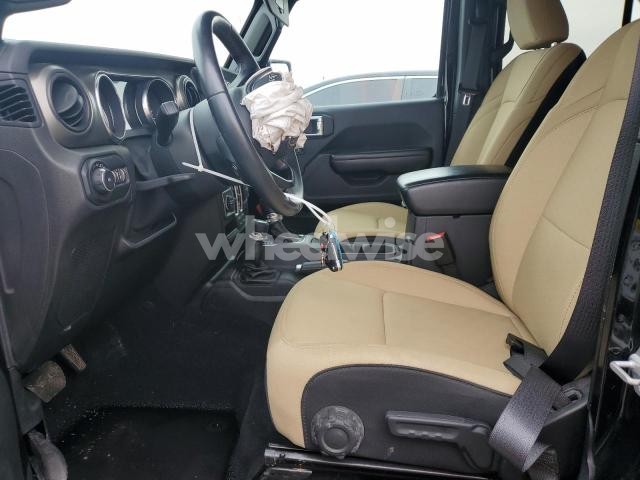 Photo 2 of 2019 JEEP WRANGLER UNLIMITED SPORT (VIN 1C4HJXDG5KW517343)