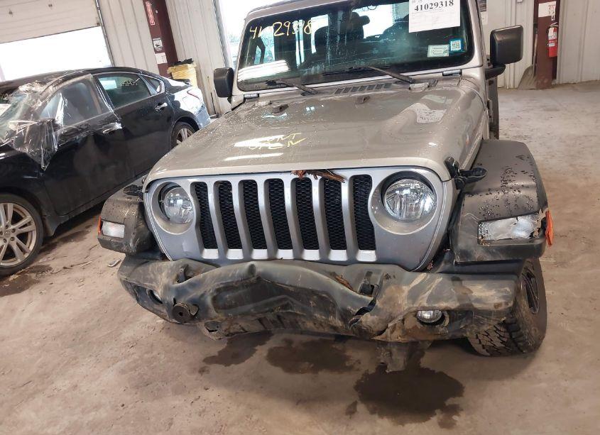 Photo 6 of 2019 Jeep Wrangler UNLIMITED SPORT 4X4 (VIN 1C4HJXDG5KW661328)