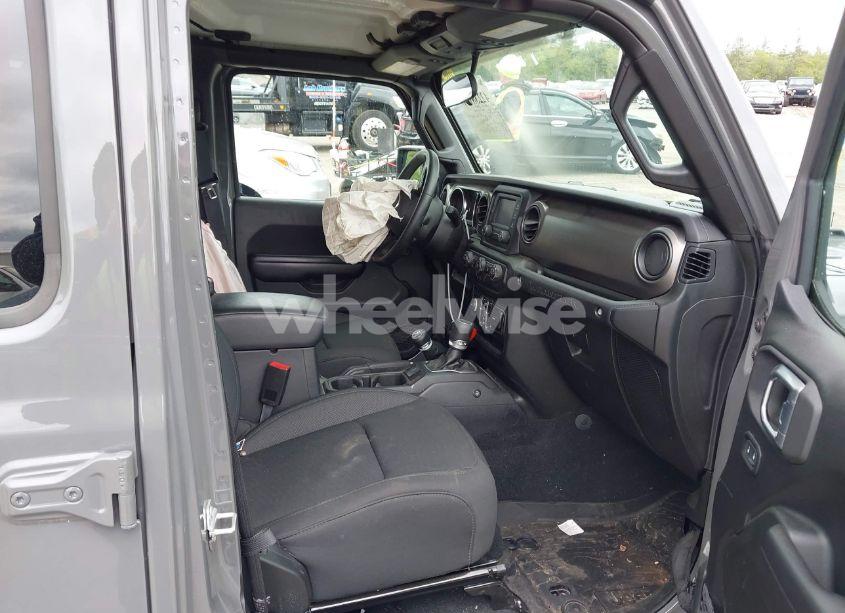 Photo 5 of 2020 Jeep Wrangler UNLIMITED SPORT S 4X4 (VIN 1C4HJXDG5LW187222)