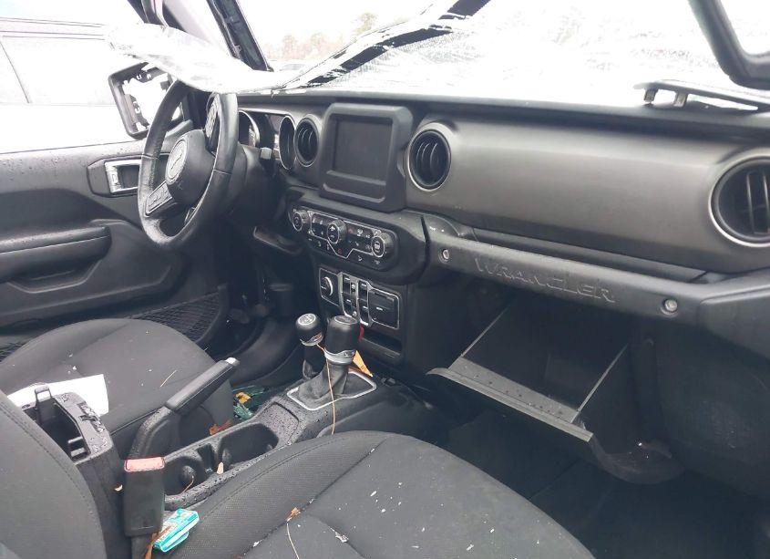 Photo 5 of 2020 Jeep Wrangler UNLIMITED SPORT S 4X4 (VIN 1C4HJXDG5LW189472)